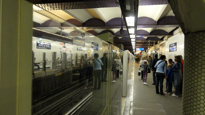 la station Palais royal musée du Louvre
