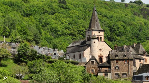 l'église romane (XIème siècle) Saint Pierre