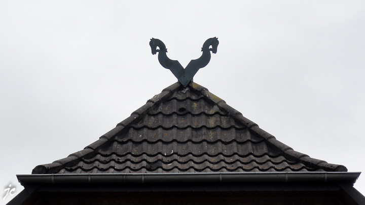 une finition caractéristique des toits en Allemagne du Nord