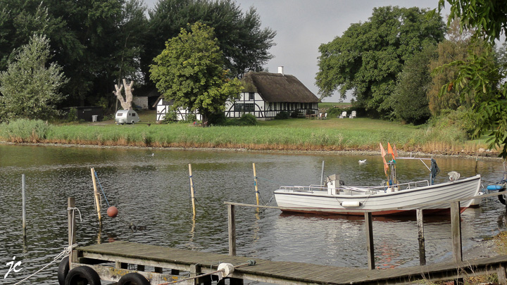 la maison au toit de chaume