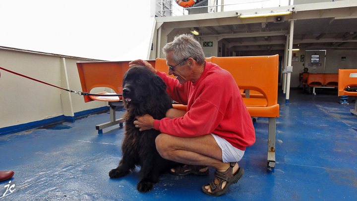JC et le chien sur le ferry de Bojden à Fynshav