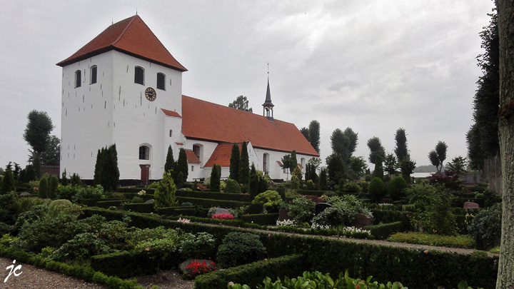 à Sundsmark, l'église et le cimetière
