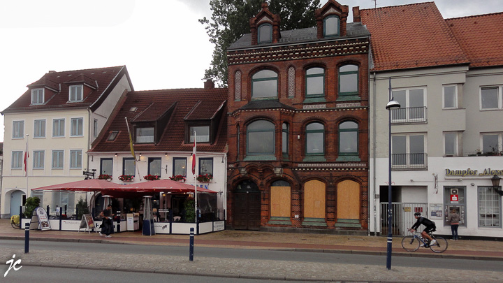 en attendant que le dîner soit servi