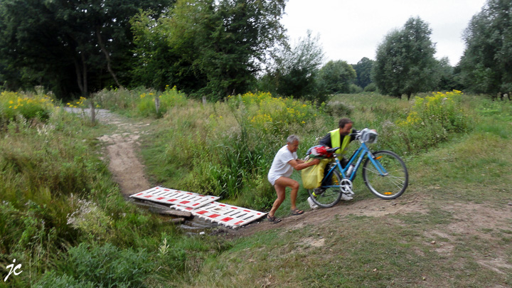 le passage de la rivière : il faut pousser !!