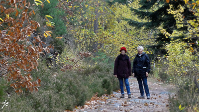 Simone et Ghislaine sur le sentier du château de Guirbaden