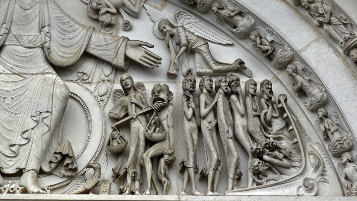 le tympan de la porte central du narthex de la basilique Sainte Marie-Madeleine