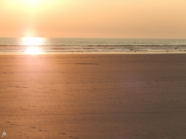 coucher de soleil sur la plage à Plovan
