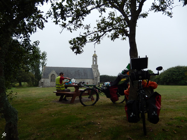 le pique nique à la chapelle à Treffiagat