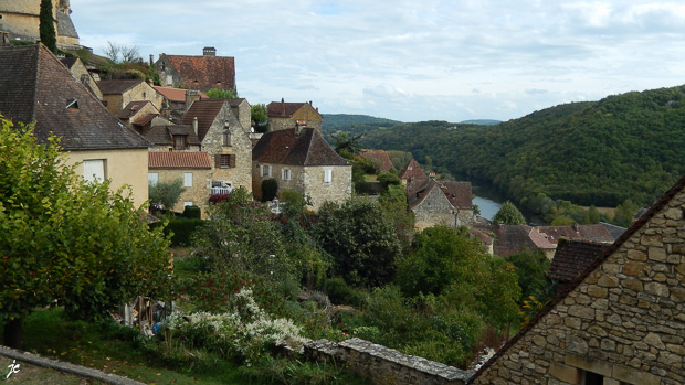 à Castelnaud la Chapelle