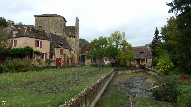 l'église et le moulin à eau à Urval