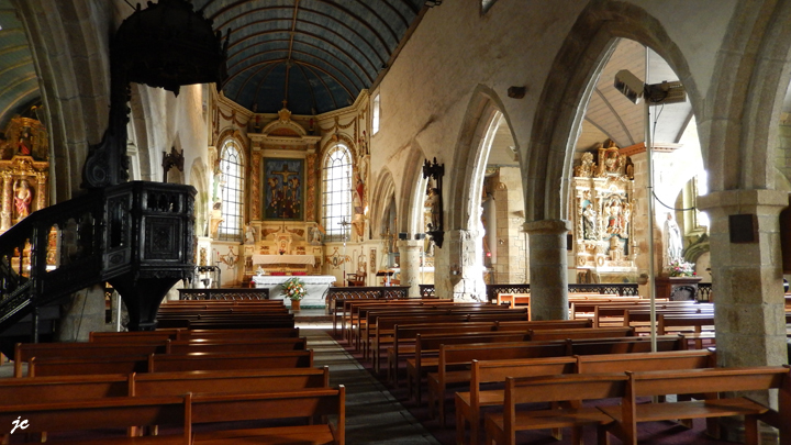 l'église de Commana