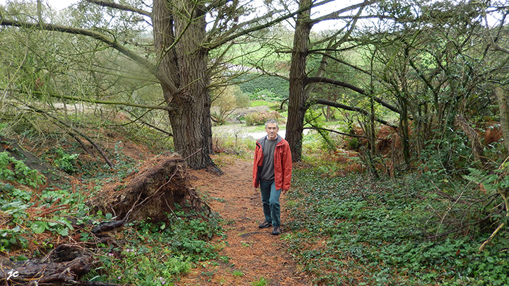 J-C sur une randonnée autour de Goulven
