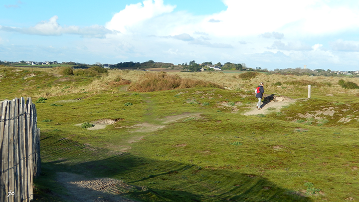 Simone dans les dunes de Keremma