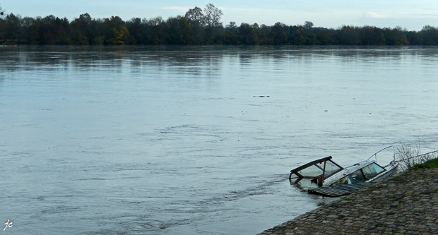 à l'entrée de Chênehutte
