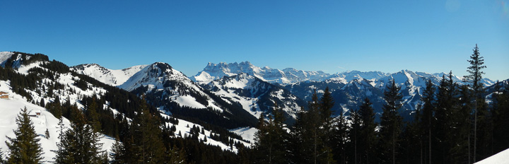 le panorama dans la montée aux chalets du Mouet