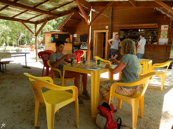 en attendant que le temps passe sur le camping à Bougerot