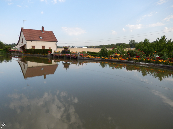 sur le canal près de Chalon sur Saône