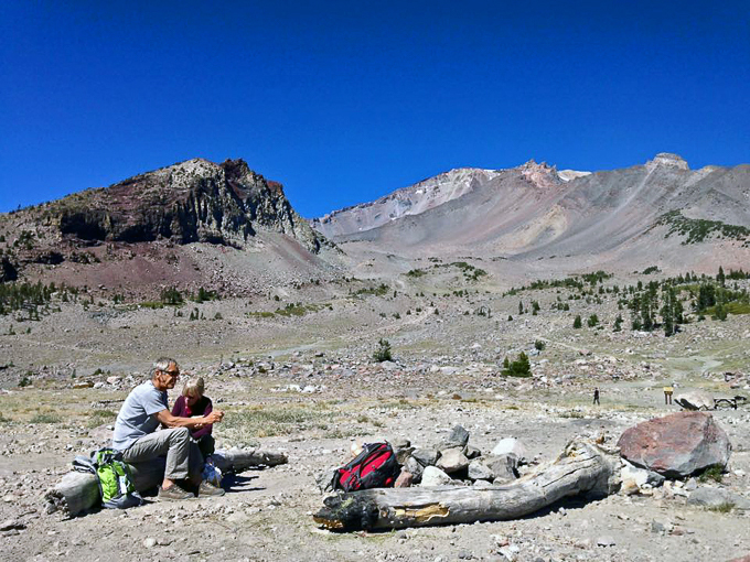 Simone et jc au pied du mont Shasta