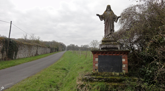 à la sortie de Saint Sulpice