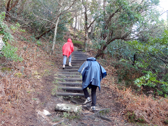 Simone et Ghislaine sur la rando du Circuit de Loguivy de la Mer