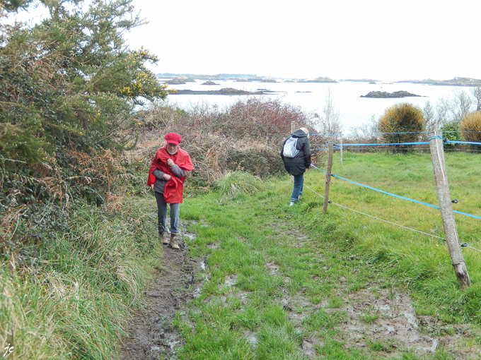 Simone et Ghislaine dans la gadoue sur le PR