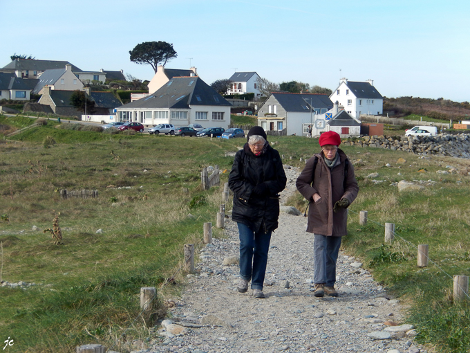 Ghislaine et simone sur le sillon de Talbert