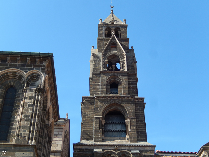 le clocher de la cathédrale