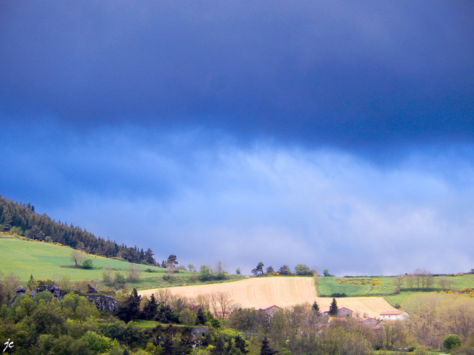 un ciel chargé à la sortie de Monastier sur Gazeille