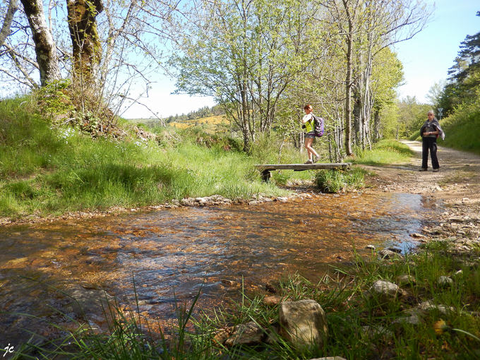 la traversée du ruisseau de Fontaleyres