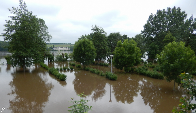 à Port St Maur avec vue sur l'abbaye de St Maur