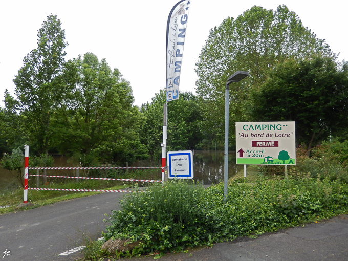 l'accès au camping de Gennes