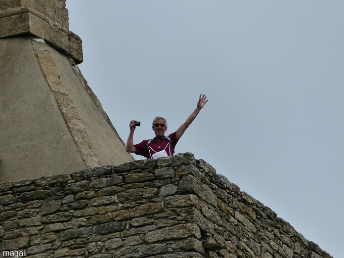 jc sur le donjon du château de Luc