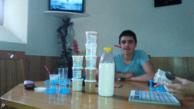 Théo dans la chambre d'hôtes de Bravant à Olby