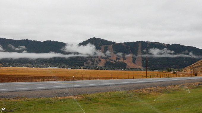 les nuages bas près du Elk Refuge Inn