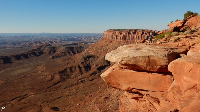 dans Canyonlands national park, sur le Grand View Point trail, même pas peur