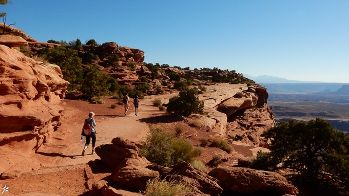 sur le Grand View Point trail, Magali, Cyril et Simone
