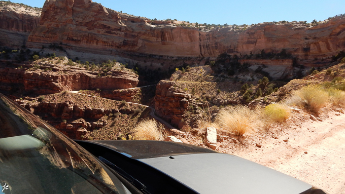 la descente dans le canyon du Colorado sur la Shafer Canyon road