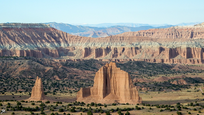Temple of The Sun and Temple of The Moon sur la Hartnet Road River Ford