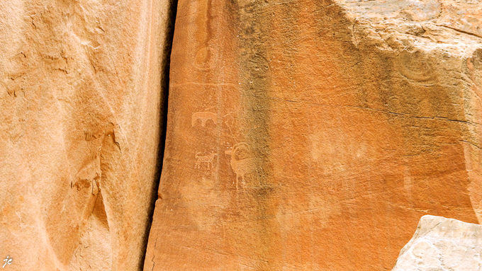 dans le Capitol Reef National park, les pétroglyphes