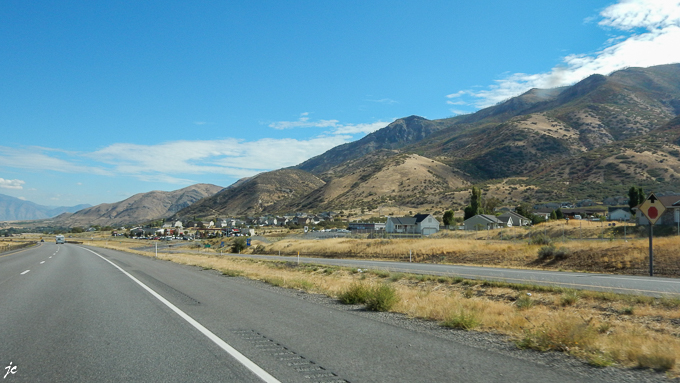 à Santaquin sur l'Interstate 15 (I-15), la Veterans Memorial Highway dans le comté de Juab en Utah