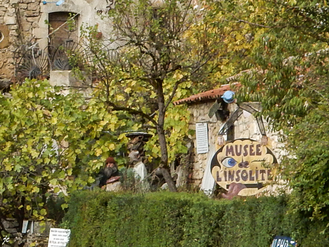 le musée de l'insolite à Orniac