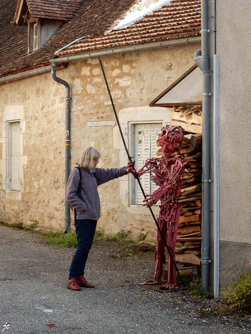 Simone et la sculpture à Cabrerets