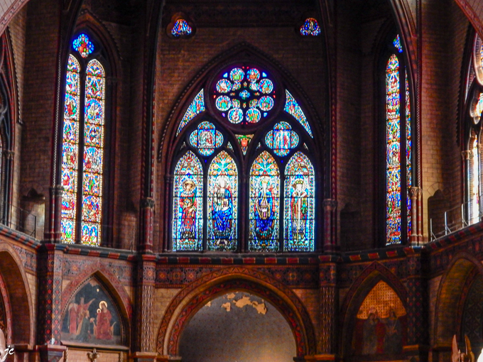 les vitraux du chœur de la cathédrale St Etienne à Cahors