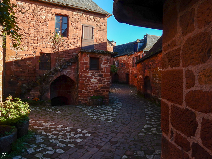 à Collonges-la-Rouge