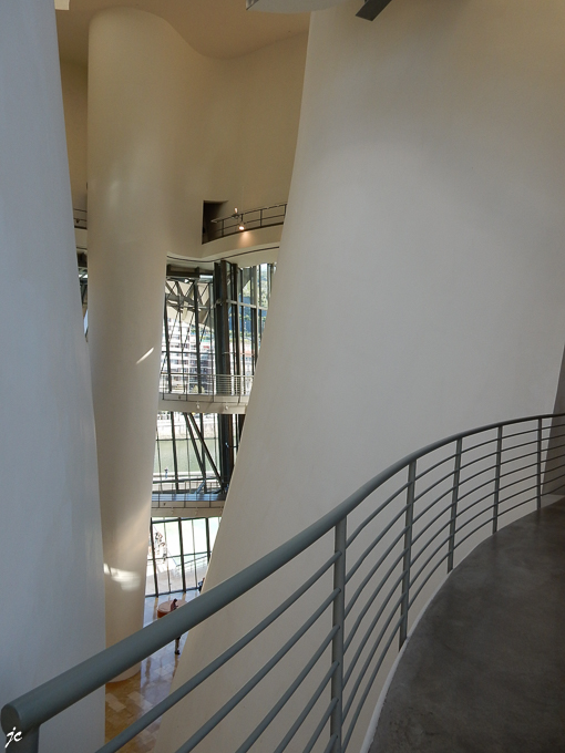 à l'intérieur du musée Guggenheim