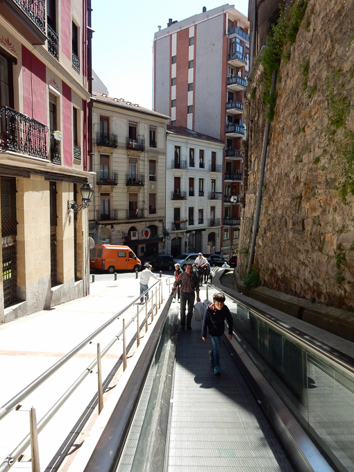 un des quelques escalators à ciel ouvert de Bilbao