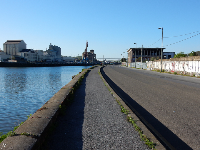 les graffitis dans la zone industrielle de Bilbao