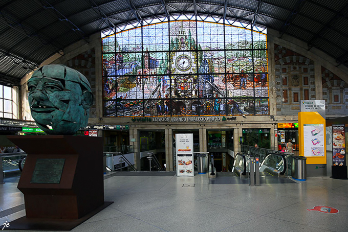 dans la gare de la Concorde