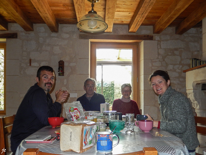 Simone, jc, Cathy et Jeff au petit déjeuner à La Genaudière