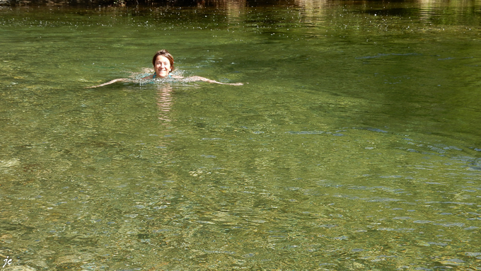 le bain de Magali dans la Mimente